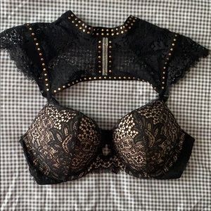 Only worn once! 34 C Victoria’s Secret Very Sexy